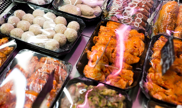 meats in marinade on supermarket display pre cook 2025 01 10 20 33 57 utc